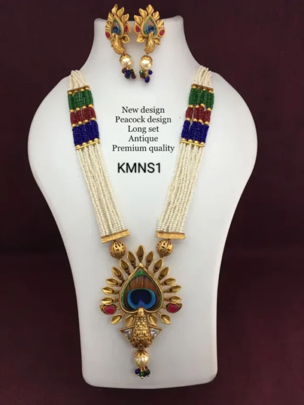 Embrace Elegance with Feminine Morpankh Jewellery Sets