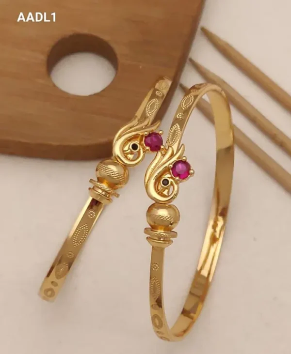 Stylish Gold-Plated Bracelets and Kadlis for Women's Daily Fashion
